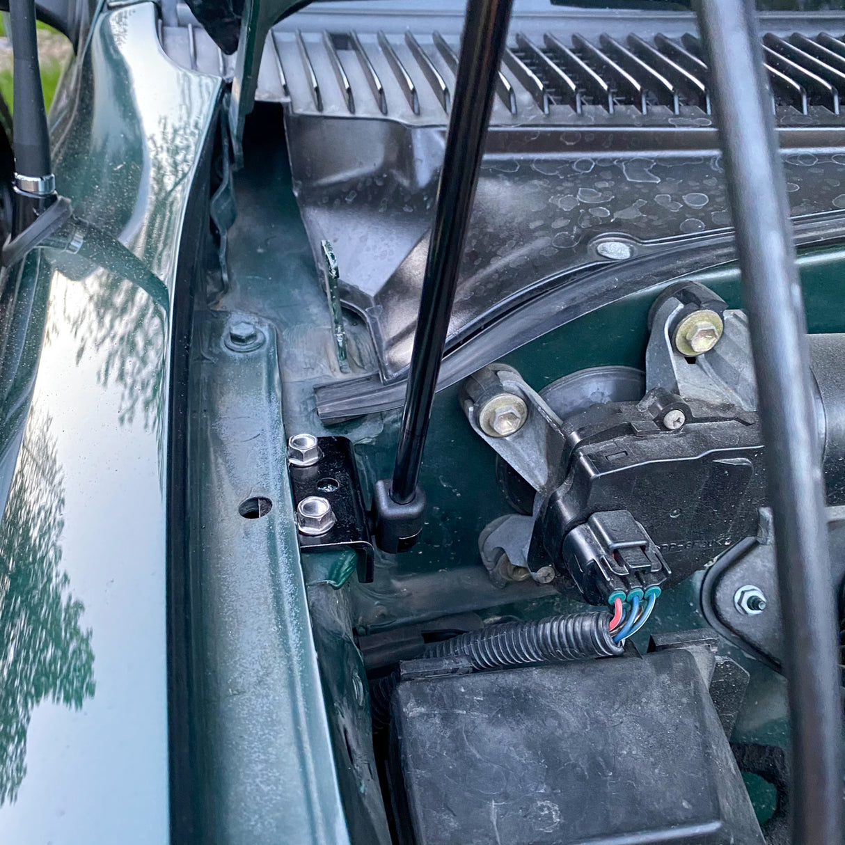 1996-2004 Toyota Tacoma EZ Lift Hood Struts