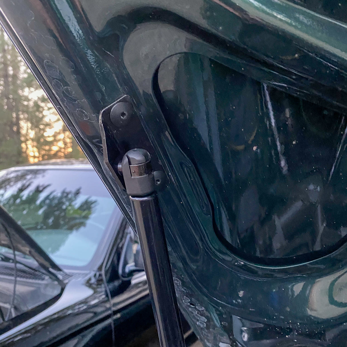 1996-2004 Toyota Tacoma EZ Lift Hood Struts