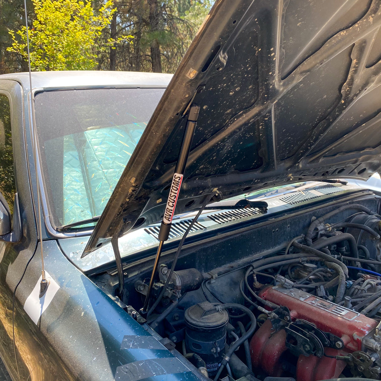 1989-1995 Toyota Pickup/ 4Runner EZ Lift Hood Struts